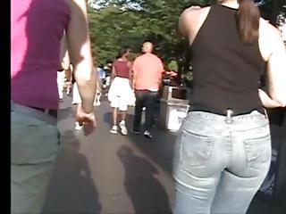 Big delicious booty white girl in those TIGHT jeans